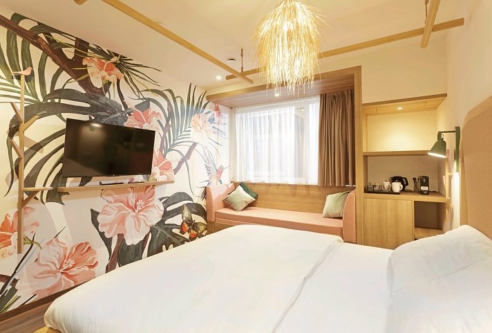 Tropical Islands OHANA Lodges - Wohnbeispiel OHANA Doppelzimmer Komfort PLUS (Zimmercodierung DF1)