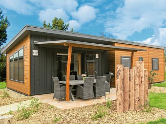 Tropical Islands Woodland Homes - Wohnbeispiel 4er Woodland Home (Zimmercodierung BB2)