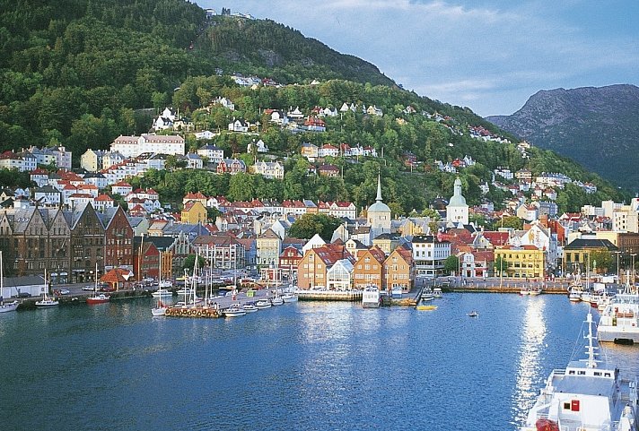 ADAC Special: Im Land der Fjorde - Mit Hurtigruten zum Nordkap