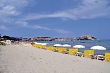 Korsika - ein Gebirge im Meer - Strand von Calvi