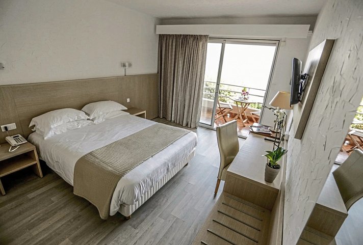 Hotel Alivi - Wohnbeispiel DZ Klassik Meerblick (Zimmercodierung DBM)