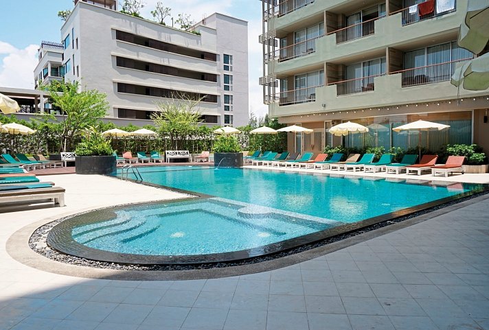 Long Beach Cha Am Resort