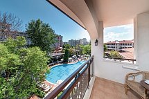 Helena Park - Wohnbeispiel Doppelzimmer Poolblick (Zimmercodierung DBP)