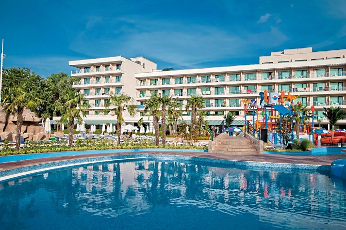 DIT Evrika Beach Club Hotel