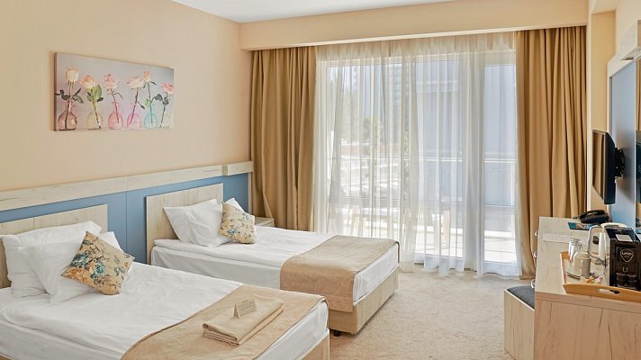 DIT Evrika Beach Club Hotel