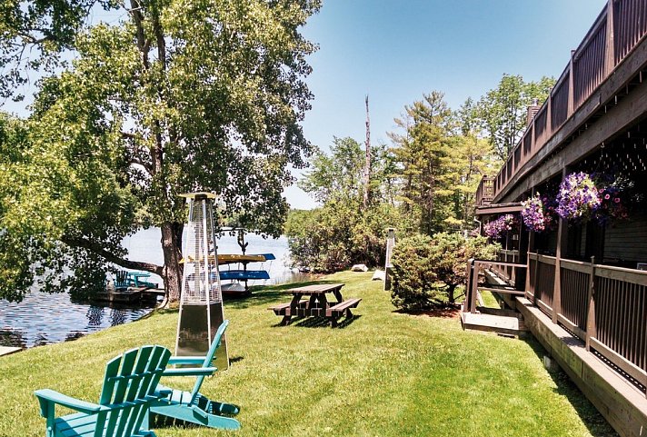 The Black Swan Lee - Lenox, an Ascend Collection Hotel