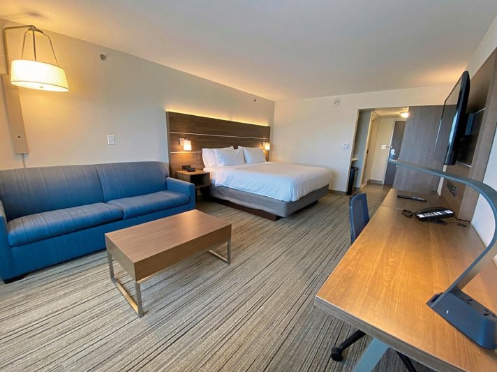 Holiday Inn Express & Suites Boston - Cambridge