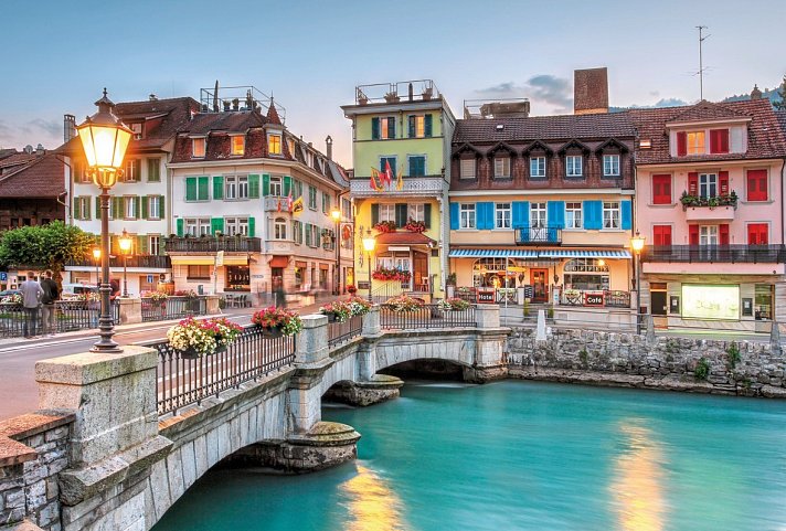 Die idyllische Bergwelt der Jungfrauregion - Aare Brücke, Interlaken