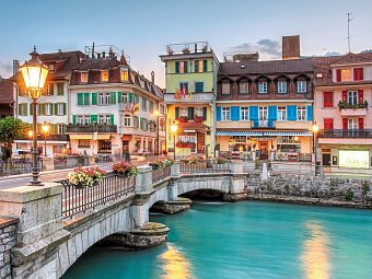 Die idyllische Bergwelt der Jungfrauregion - Aare Brücke, Interlaken