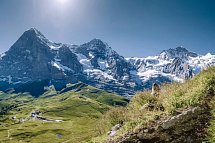 Die idyllische Bergwelt der Jungfrauregion - Kleine Scheidegg mit Blick auf Eiger Mönch und Jungfrau
