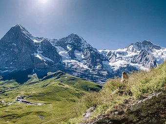 Die idyllische Bergwelt der Jungfrauregion - Kleine Scheidegg mit Blick auf Eiger Mönch und Jungfrau