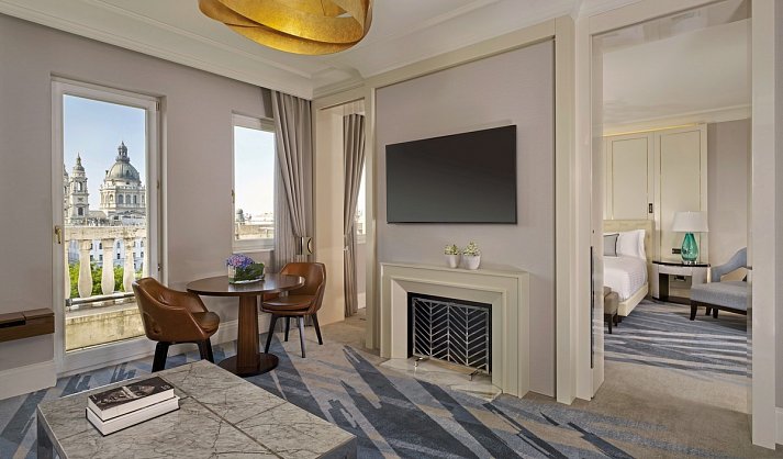 Al Habtoor Palace Budapest - Palace Suite Living Room Panoramic View