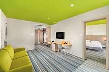 Park Inn by Radisson Zalakaros Hotel & Spa - Wohnbeispiel Familiensuite mit Balkon (Zimmercodierung WI1)