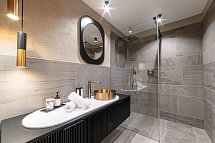 Aktiv- & Vitalhotel Erica - Badbeispiel Doppelzimmer Latemar Komfort (Zimmercodierung DB4)