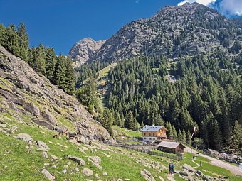 Meraner Höhenweg - Schutzhütte Nasereit oberhalb von Partschins