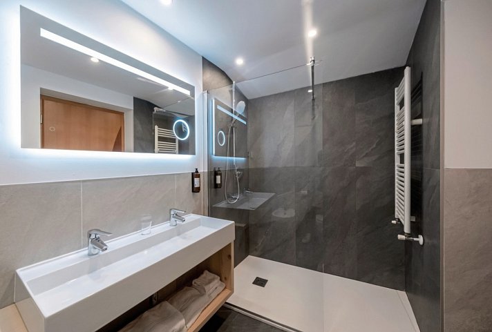 Parc Hotel du Lac - Wohnbeispiel Doppelzimmer Standard (Zimmercodierung DGV)