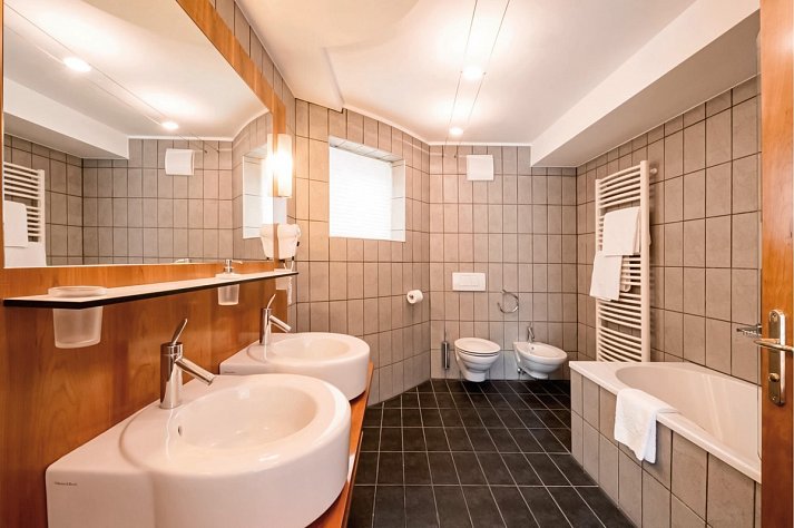 Krone - Wohnbeispiel Doppelzimmer Superior (Zimmercodierung DB2)