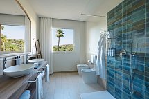 Almar Timi Ama Villasimius - Wohnbeispiel Badezimmer Grand Deluxe Garten (Zimmercodierung DD2)