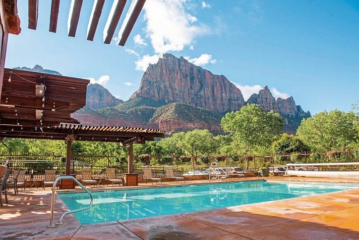 Cable Mountain Lodge