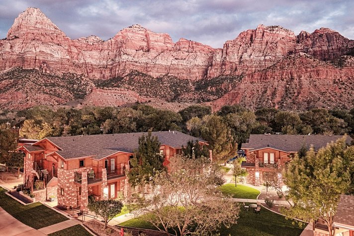 Cable Mountain Lodge