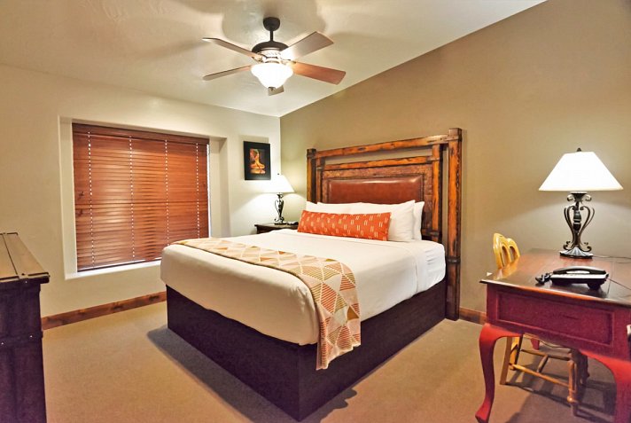 Cable Mountain Lodge