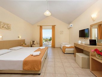 Olympion Village Hotel - Wohnbeispiel Doppelzimmer Poolblick (Zimmercodierung DBP)