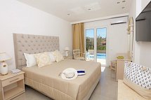 Cavomarina Beach - Wohnbsp. Doppelzimmer Swim-Up (Zimmercodierung DSQ)