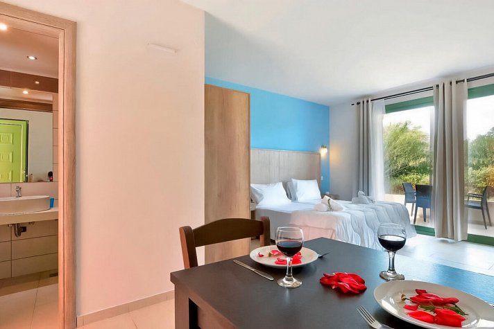 Likithos Hotel