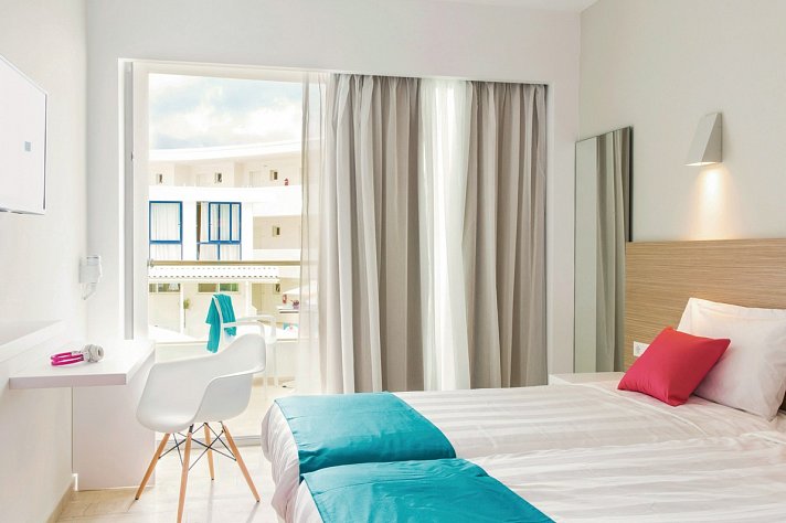 Nasos Hotel & Resort