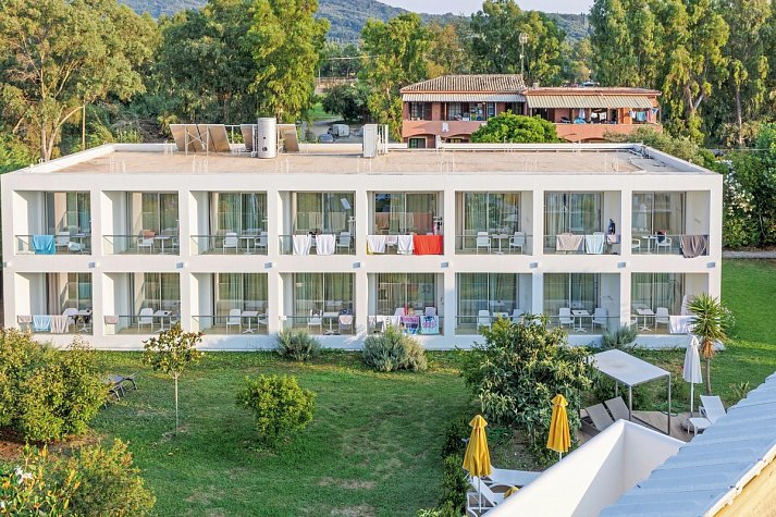 Nasos Hotel & Resort