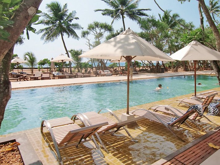 Pandanus Beach Resort & Spa