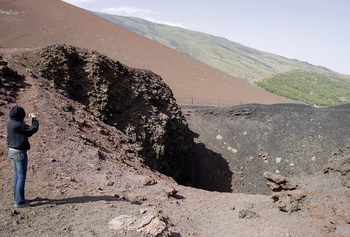 Tempel, reizvolle Landschaften und der Ätna (Premium Variante) - Kraterlandschaft am Ätna