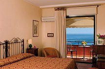 CDSHotels Baia Taormina - Wohnbeispiel Doppelzimmer/Doppelzimmer Superior (Zimmercodierungen DB1 & DS1)