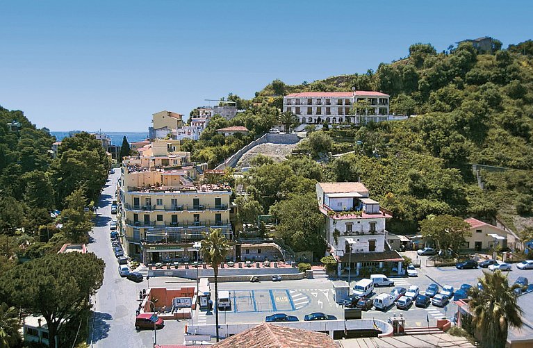 Villa Bianca Resort