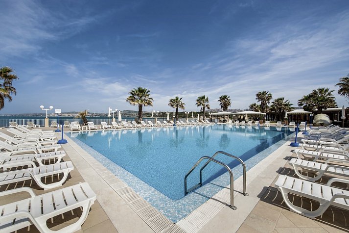 Dioscuri Bay Palace