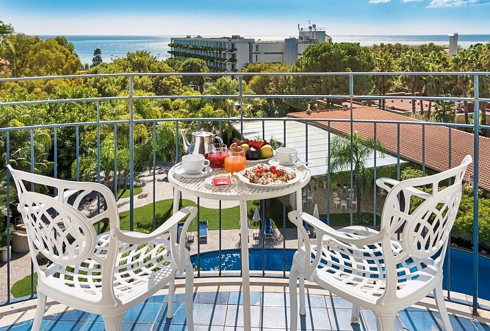 Sant Alphio Garden - Wohnbeispiel Doppelzimmer Meerblick (Zimmercodierung DBM)