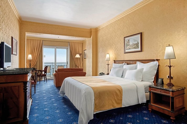 Delta Hotels by Marriott Giardini Naxos - Wohnbeispiel Familienzimmer Meerblick (Zimmercodierung F1M)