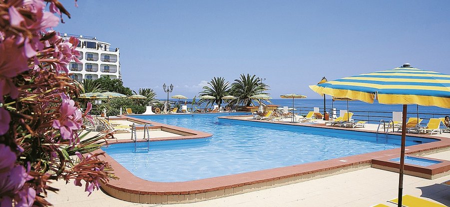 Delta Hotels by Marriott Giardini Naxos