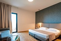 Costa Verde - Wohnbeispiel Dreibettzimmer Komfort (Zimmercodierung DF3)