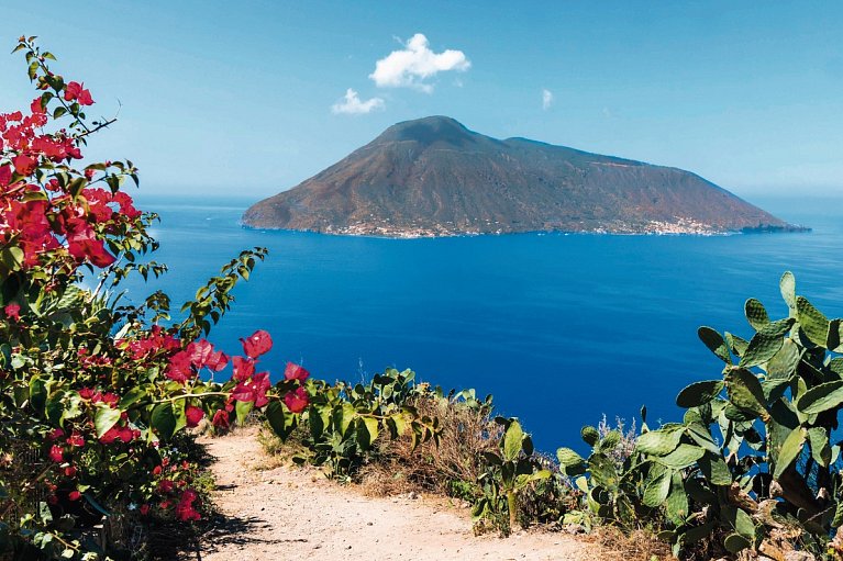 Liparische Inseln - Blick auf die Insel Lipari