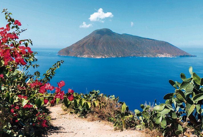 Liparische Inseln - Blick auf die Insel Lipari