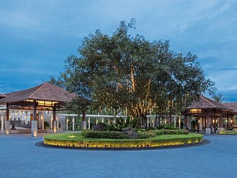 Banyan Tree Lang Co - Restaurant Azura