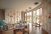Namia River Retreat - Poolside Kids Club