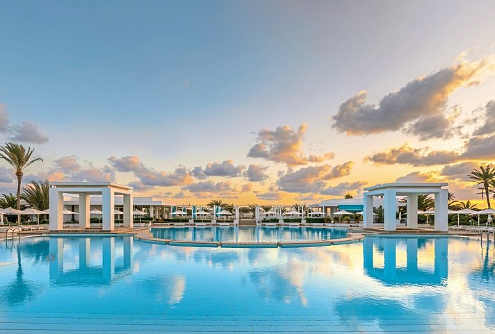 Radisson Blu Palace Resort & Thalasso