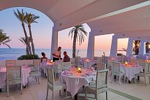 Hari Club Beach Resort