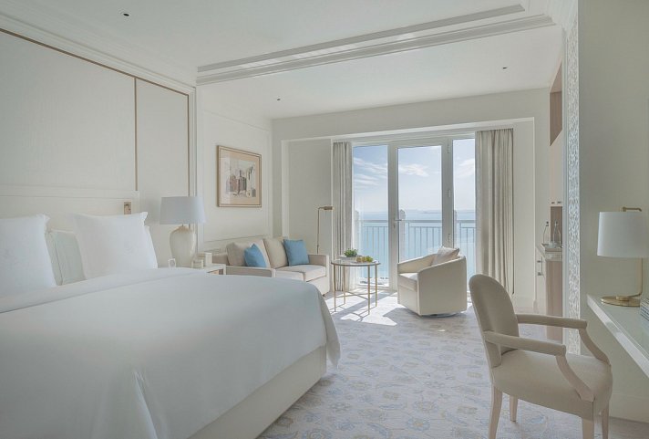 Four Seasons Hotel Doha - Premier Sea View Room