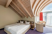 Andante Hotel Dresden - Wohnbeispiel Standard Doppelzimmer Balkon (Zimmercodierungen DB2 & DP4)