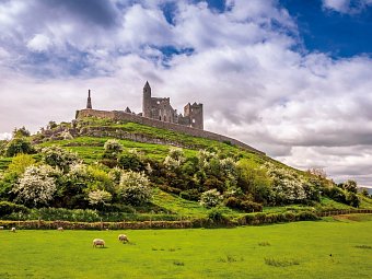 Entlang der Höhepunkte Irlands - Rock of Cashel