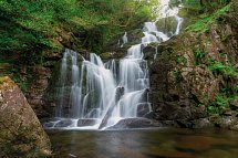 Entlang der Höhepunkte Irlands - Torc Wasserfall, Killarney NP