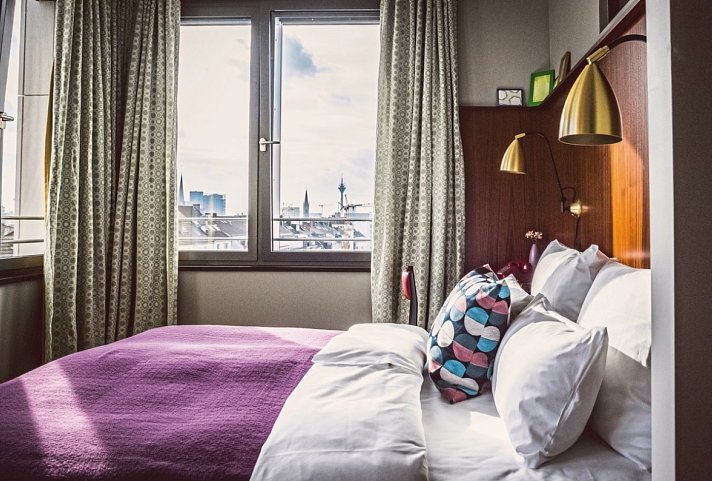 HENRI Hotel Düsseldorf - Wohnbeispiel Doppelzimmer M-Studio (Zimmercodierungen DB1, DB2, DB3, EB1, EB2 & EB3)
